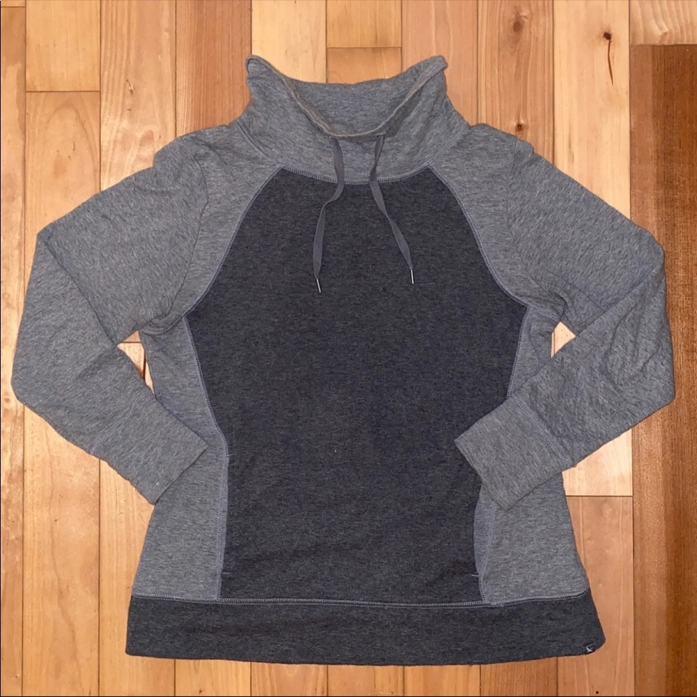 Eddie Bauer pullover